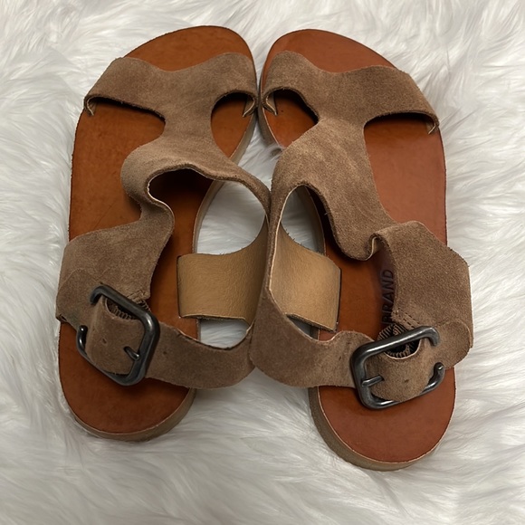 Lucky Brand tan leather Devyn sandals. - Picture 3 of 7